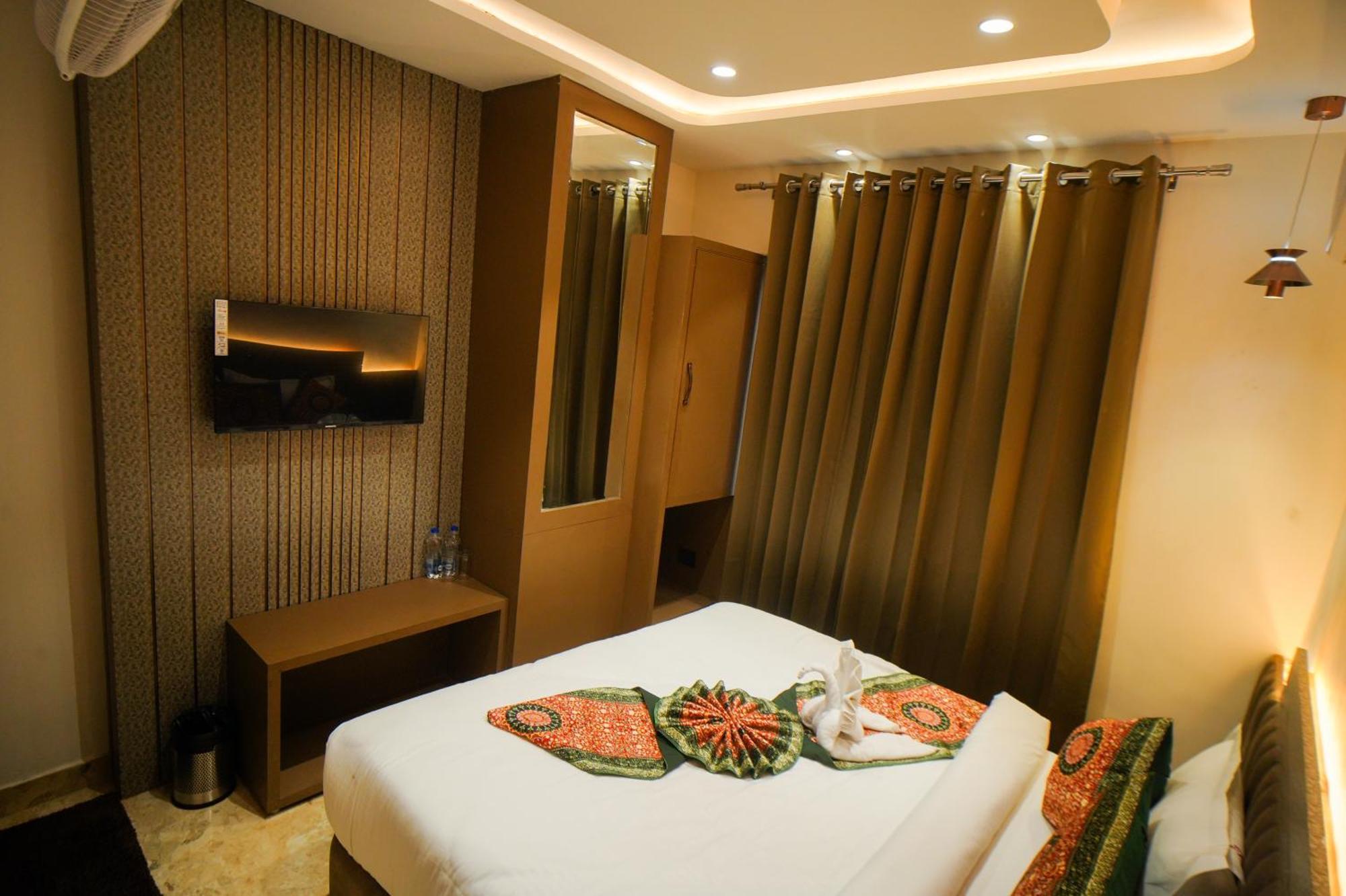 Hotel Ammison Inn & Suites Amritsar Exterior photo