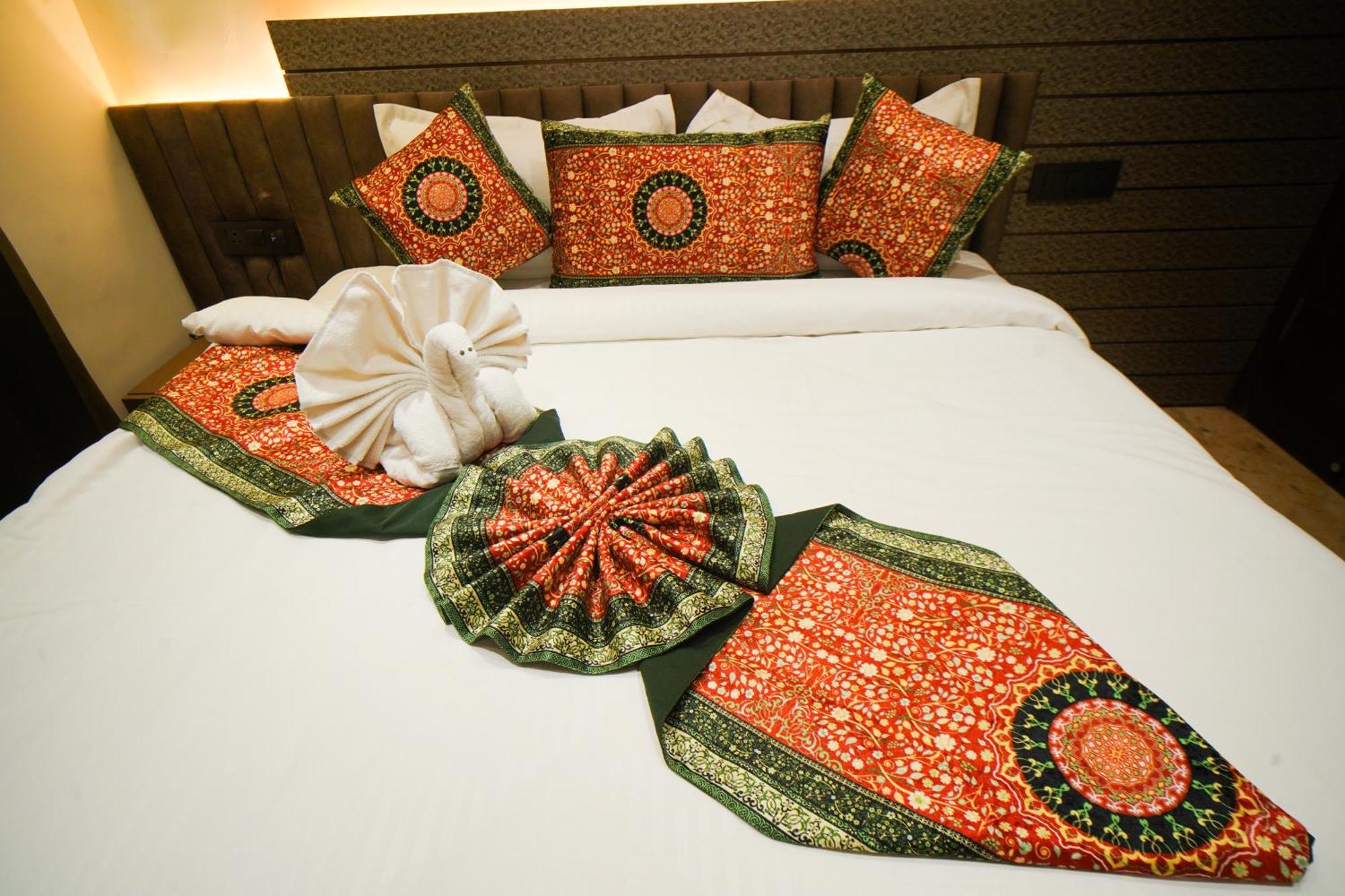Hotel Ammison Inn & Suites Amritsar Exterior photo